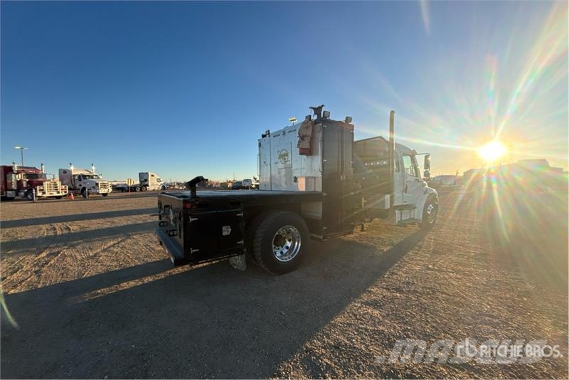 Freightliner PM 6280 lb Knuckle Boom on Freightliner M2106 4x2 Automobiliniai kranai