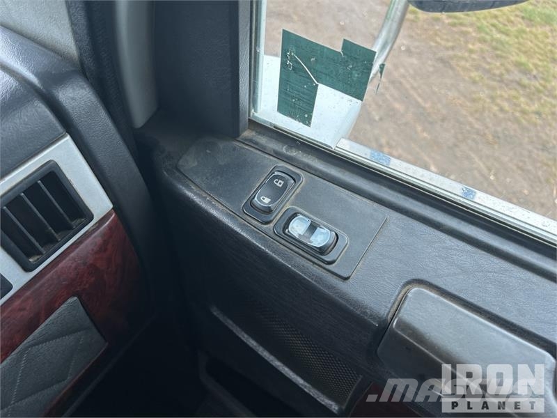 Freightliner Rebel on Freightliner Coronado 122SD 8x6 Sleeper コンバイン/バキュームトラック