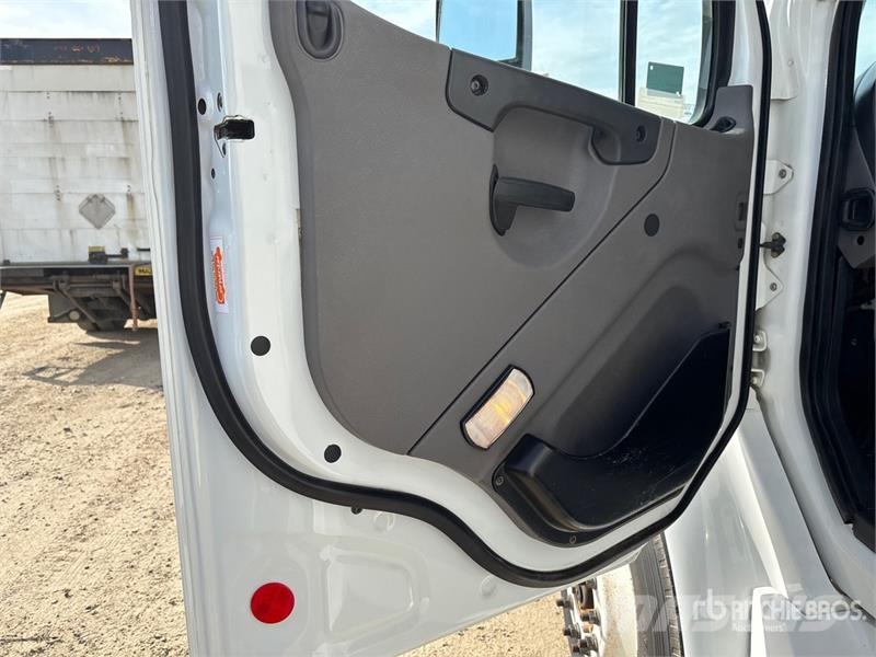 Freightliner S2C 106 4x2 Bus Minibusse