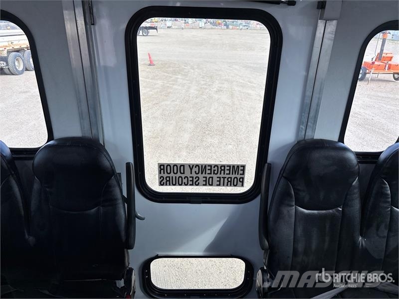 Freightliner S2C 106 4x2 Bus Minibusse