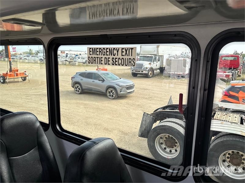 Freightliner S2C 106 4x2 Bus Minibusse