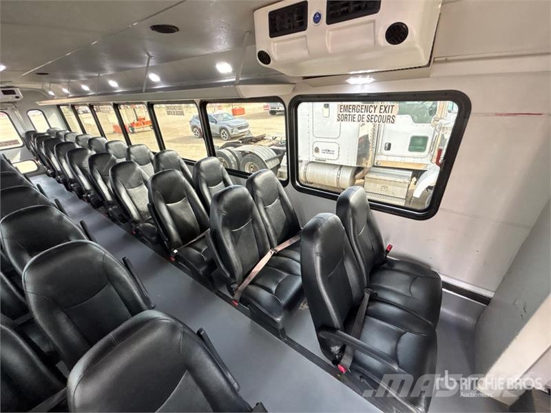 Freightliner S2C 106 4x2 Bus Minibusse