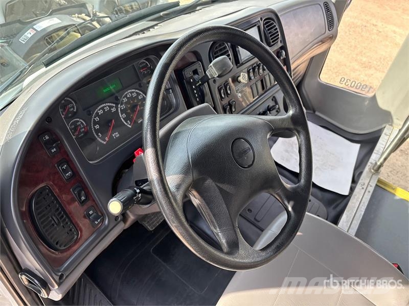 Freightliner S2C 106 4x2 Bus Minibusse