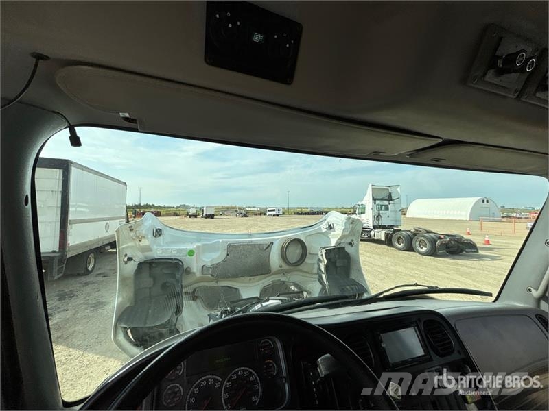 Freightliner S2C 106 4x2 Bus Minibusse