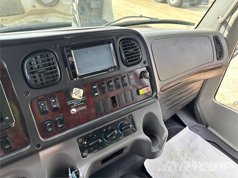 Freightliner S2C 106 4x2 Bus Minibusse