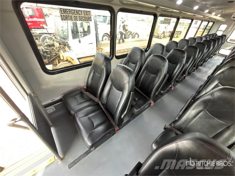 Freightliner S2C 106 4x2 Bus Minibusse