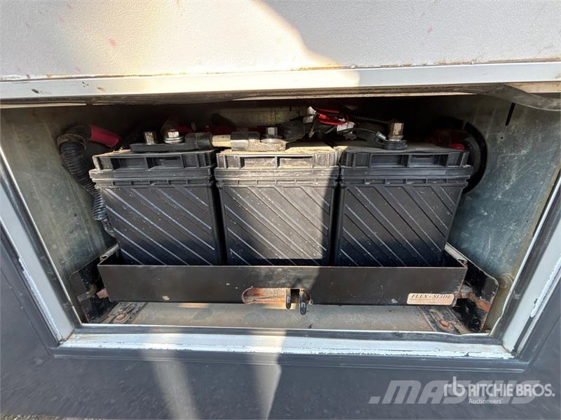 Freightliner S2C 4x2 45-Seat Bus Minibusse