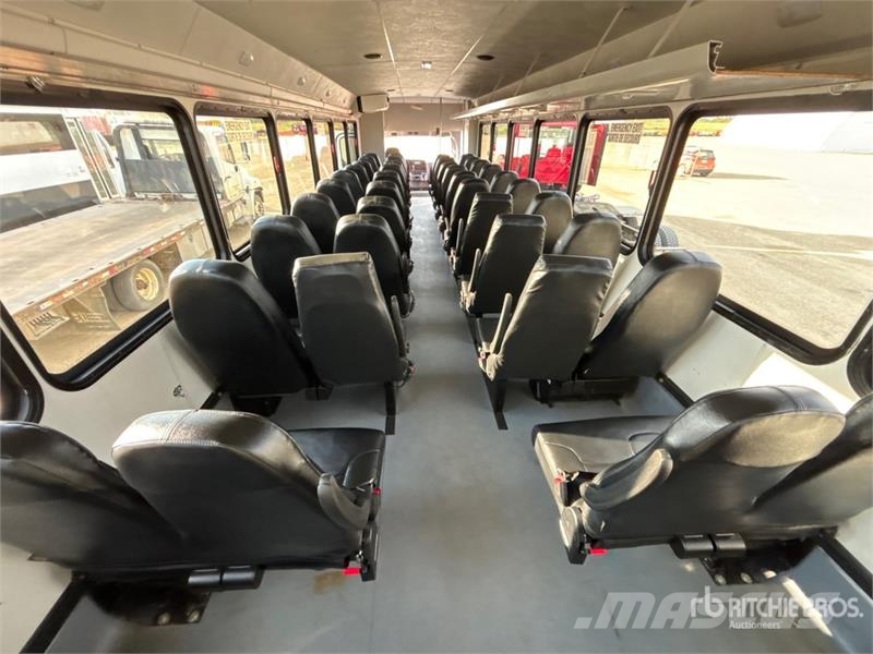 Freightliner S2C 4x2 45-Seat Bus Minibusse