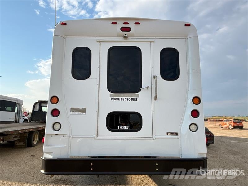 Freightliner S2C 4x2 45-Seat Bus Minibusse