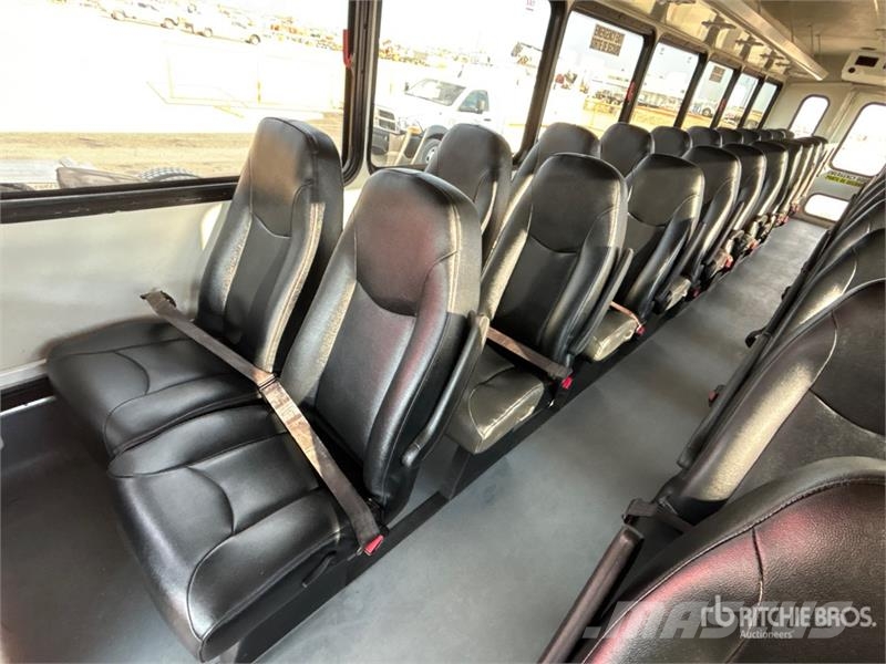 Freightliner S2C 4x2 45-Seat Bus Minibusse