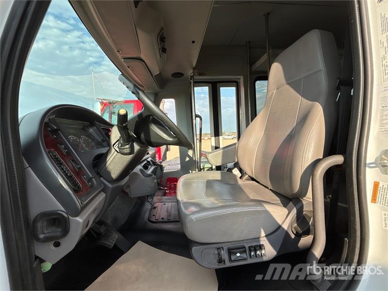 Freightliner S2C 4x2 45-Seat Bus Minibusse