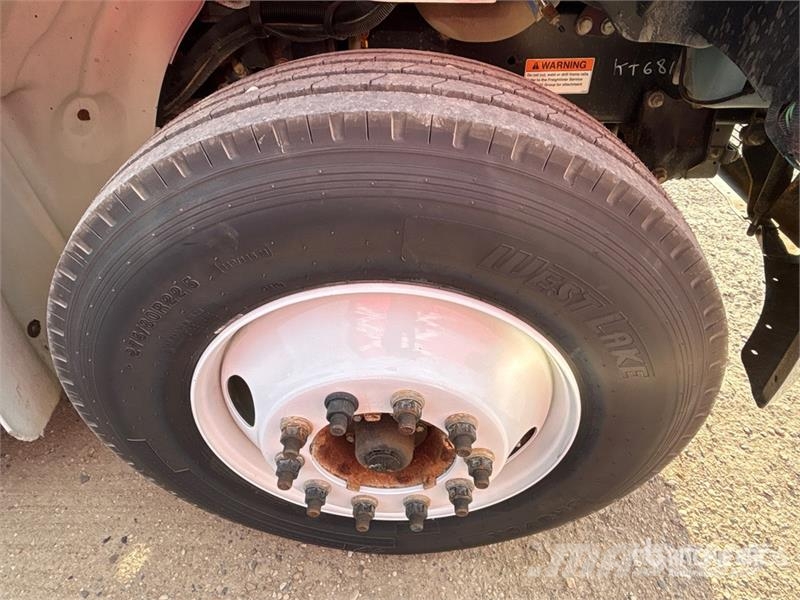 Freightliner S2C 4x2 45-Seat Bus Minibusse