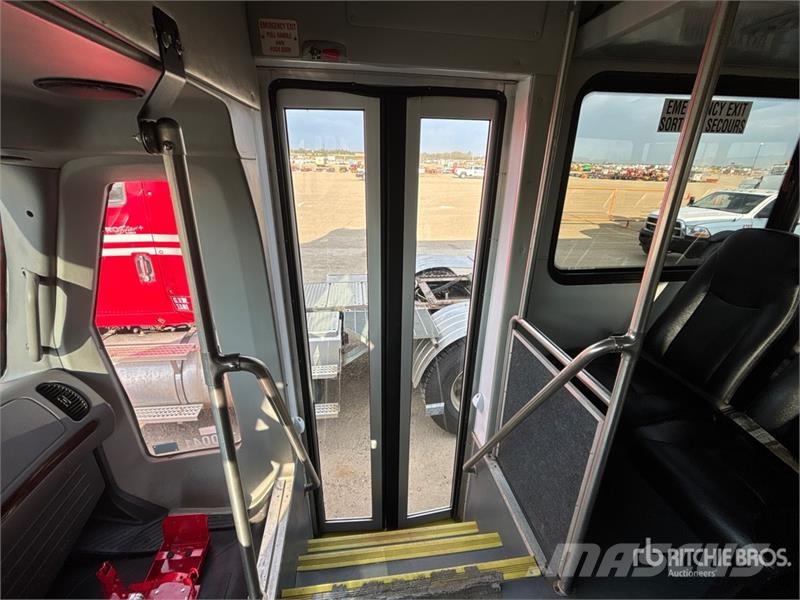 Freightliner S2C 4x2 45-Seat Bus Minibusse