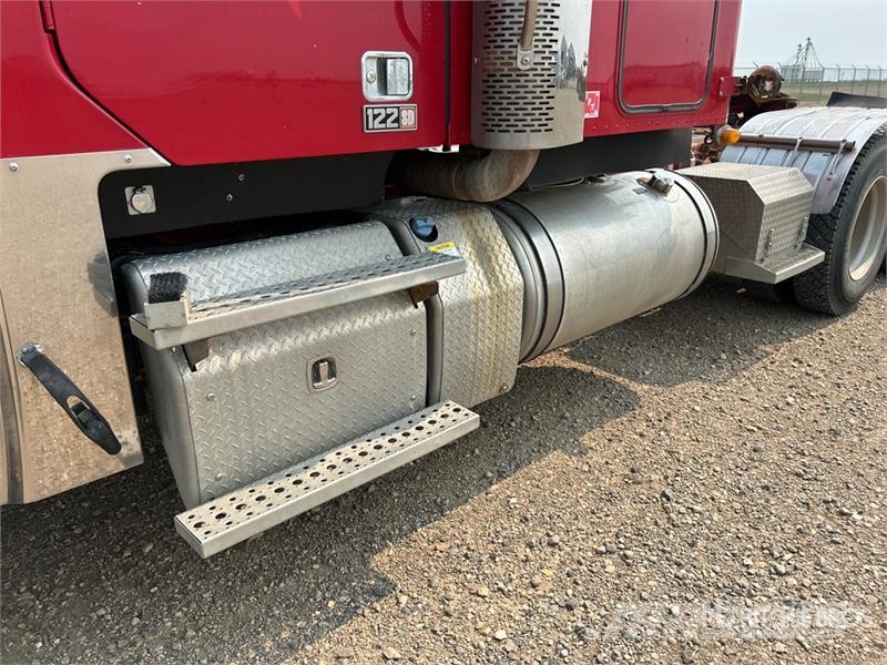 Freightliner SD122 6x4 T/A Sleeper Truck Tractor Tractor Units