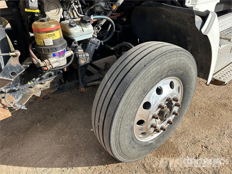 Freightliner SD122 6x4 T/A Sleeper Truck Tractor Тягачі