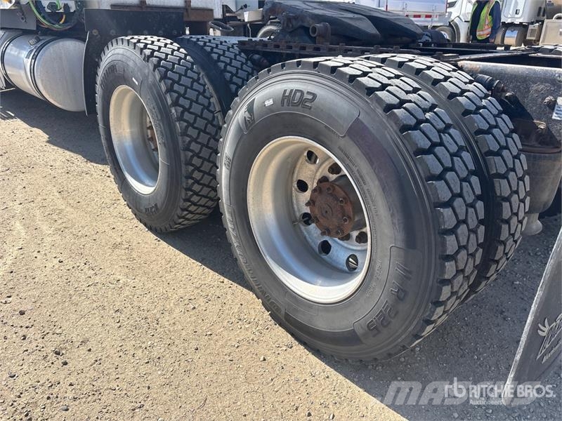 Freightliner SD122 6x4 T/A Sleeper Truck Tractor Tractor Units
