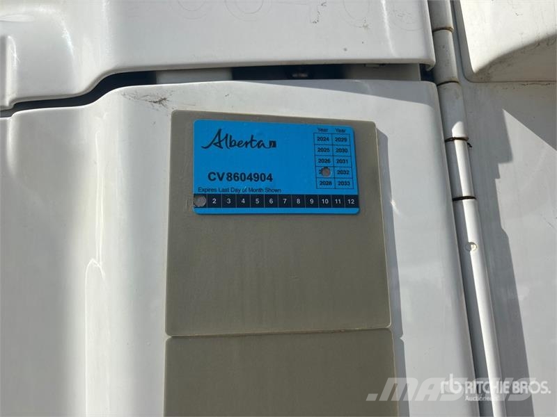 Freightliner SD122 6x4 T/A Sleeper Truck Tractor Tractor Units