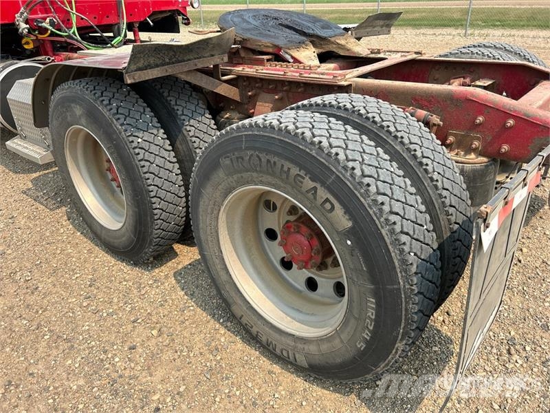 Freightliner SD122 6x4 T/A Sleeper Truck Tractor Tractor Units