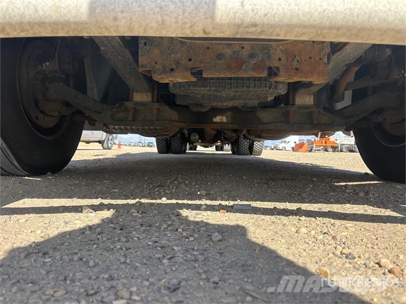 Freightliner SD122 6x4 T/A Sleeper Truck Tractor Tractor Units