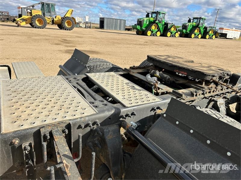 Freightliner SD122 6x4 T/A Sleeper Truck Tractor Тягачі