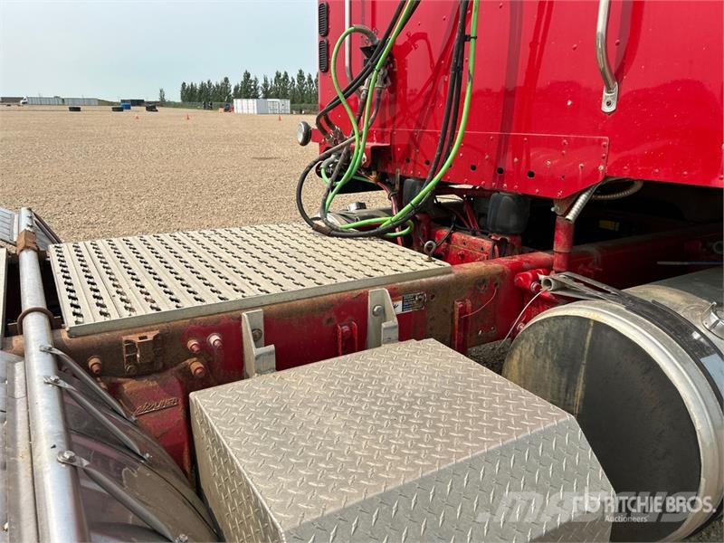 Freightliner SD122 6x4 T/A Sleeper Truck Tractor Tractor Units