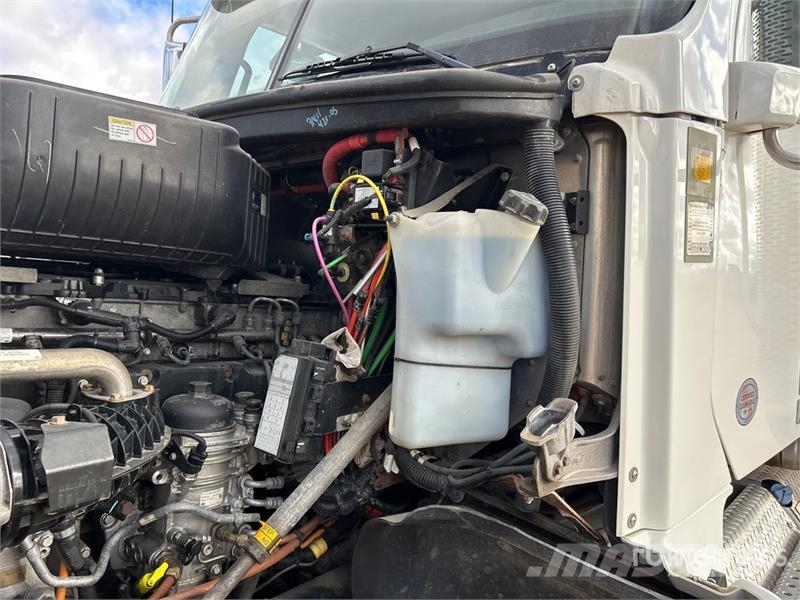 Freightliner SD122 6x4 T/A Sleeper Truck Tractor Тягачі
