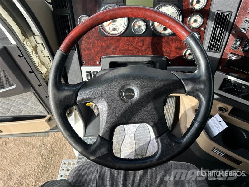 Freightliner SD122 6x4 T/A Sleeper Truck Tractor Тягачі