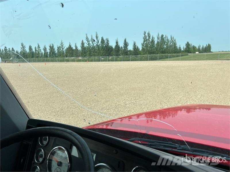 Freightliner SD122 6x4 T/A Sleeper Truck Tractor Tractor Units