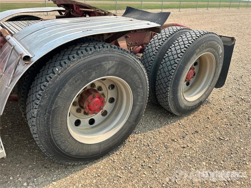 Freightliner SD122 6x4 T/A Sleeper Truck Tractor Tractor Units