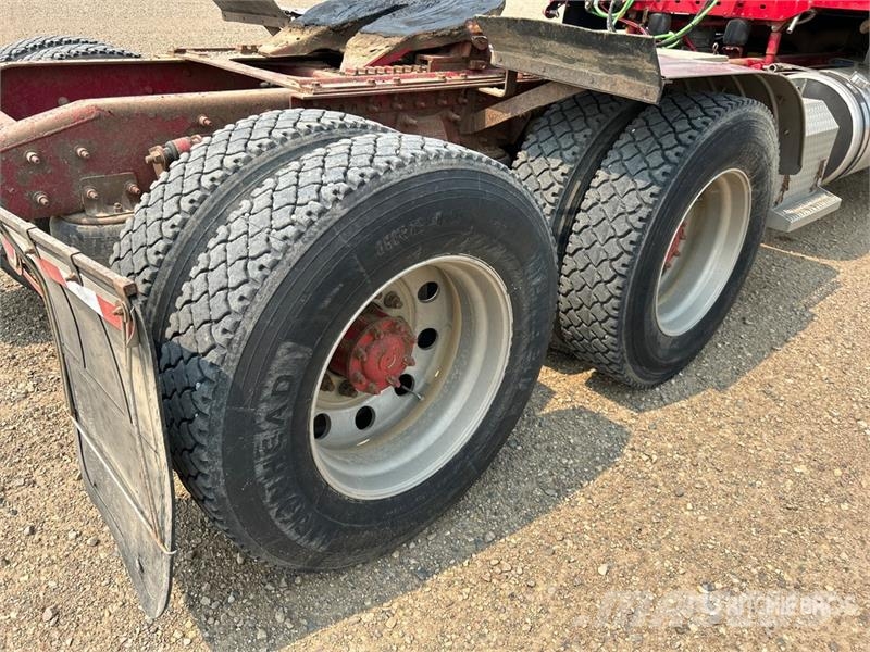 Freightliner SD122 6x4 T/A Sleeper Truck Tractor Tractor Units
