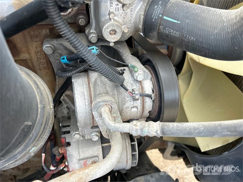 Freightliner SD122 6x4 T/A Sleeper Truck Tractor Тягачі