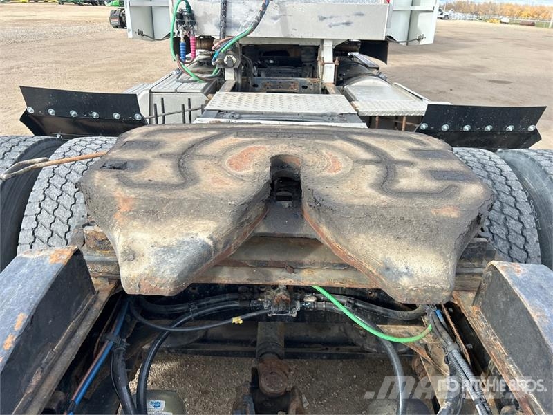 Freightliner SD122 6x4 T/A Sleeper Truck Tractor Тягачі
