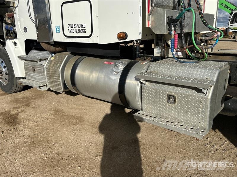 Freightliner SD122 6x4 T/A Sleeper Truck Tractor Тягачі