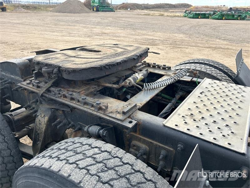 Freightliner SD122 6x4 T/A Sleeper Truck Tractor Тягачі