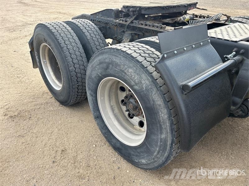 Freightliner SD122 6x4 T/A Sleeper Truck Tractor Тягачі
