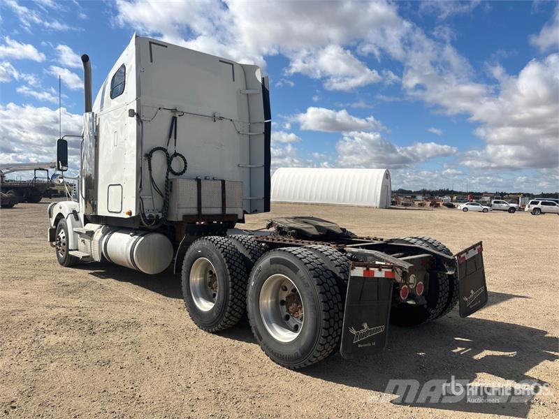 Freightliner SD122 6x4 T/A Sleeper Truck Tractor Tractor Units