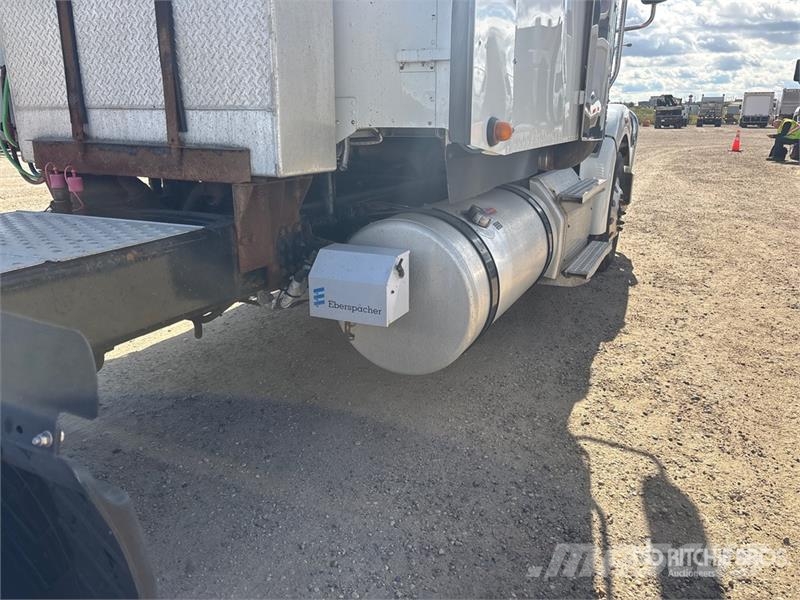 Freightliner SD122 6x4 T/A Sleeper Truck Tractor Tractor Units
