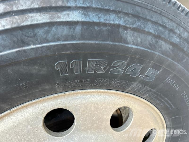 Freightliner SD122 6x4 T/A Sleeper Truck Tractor Tractor Units