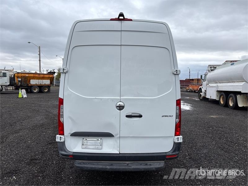 Freightliner SPRINTER Cargo Van Preču pārvadāšanas furgoni