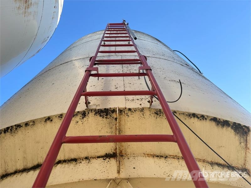 Friesen 1615CE +/- 115 ton 3 Ring Fertilizer Hopper Grain  Sonstige Ernte Verarbeitung und -lagerung