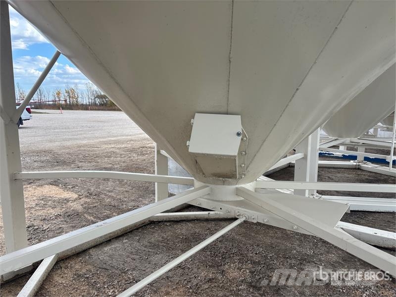 Friesen +/- 50 ton 2 Ring Fertilizer Hopper Grain Bin Stockage, conditionnement - Autres