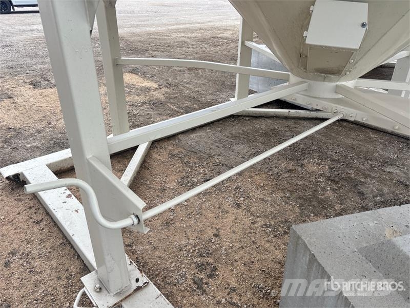 Friesen +/- 50 ton 2 Ring Fertilizer Hopper Grain Bin Stockage, conditionnement - Autres