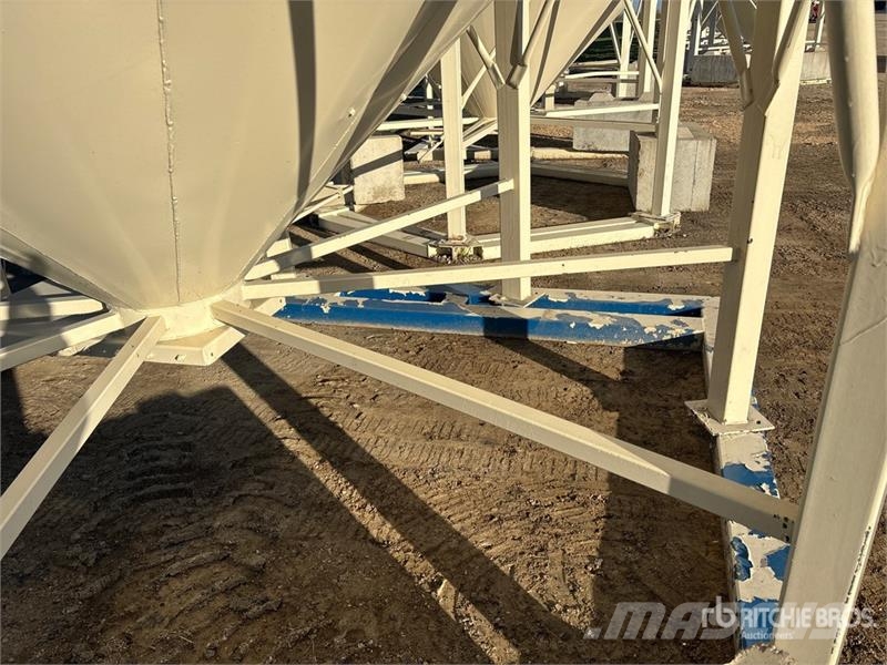 Friesen +/- 65 t 3 Ring Fertilizer Hopper Grain Bin Stockage, conditionnement - Autres