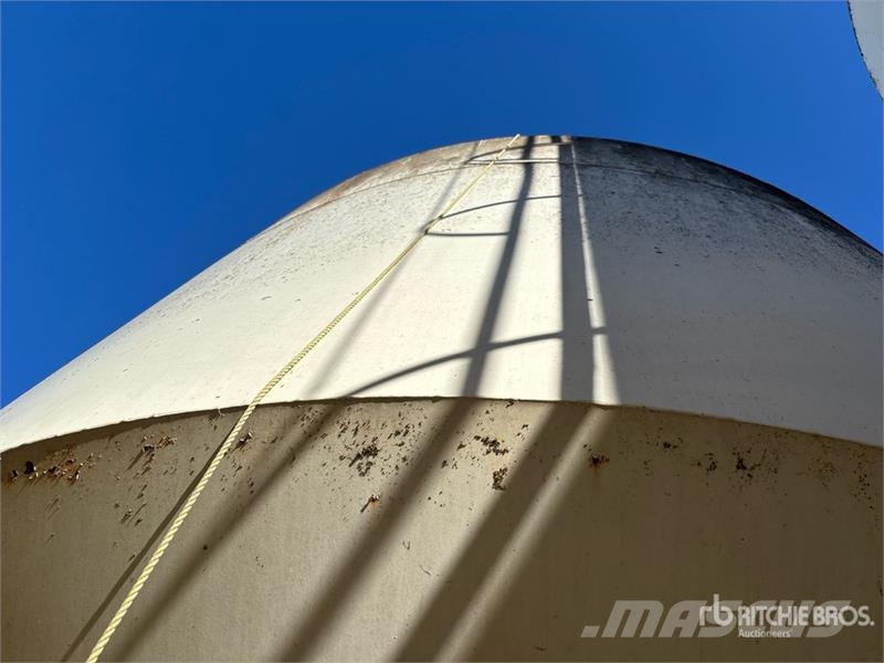 Friesen +/- 65 ton 2 Ring Fertilizer Hopper Grain Bin وحدات / آلات معالجة المحاصيل وتخزينها - أخرى