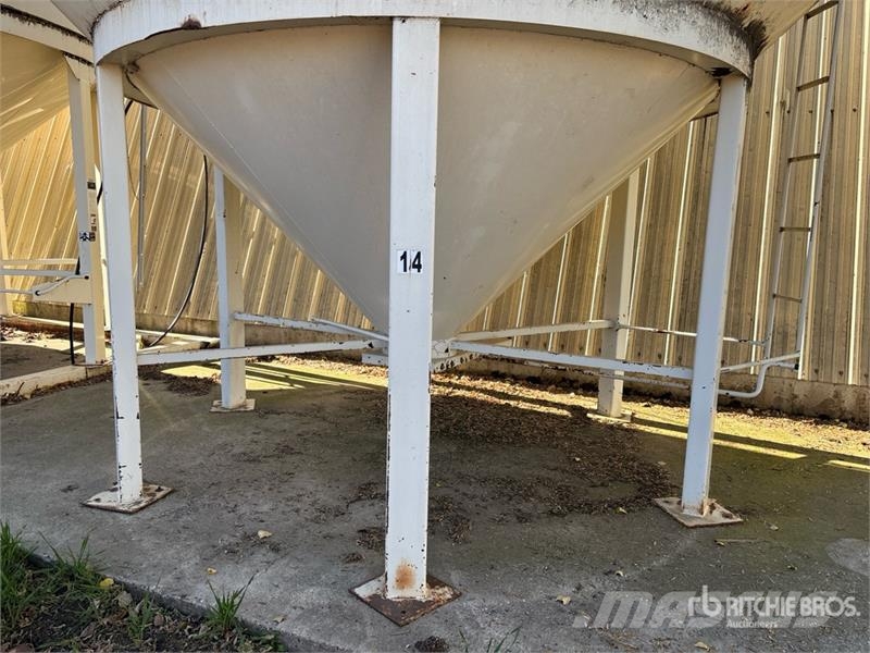 Friesen +/- 65 ton 2 Ring Fertilizer Hopper Grain Bin وحدات / آلات معالجة المحاصيل وتخزينها - أخرى