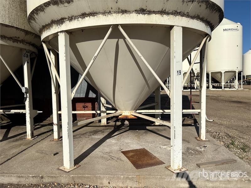 Friesen +/- 75 ton 3 Ring Fertilizer Hopper Grain Bin Macchine/unitá di lavorazione e stoccaggio/altri