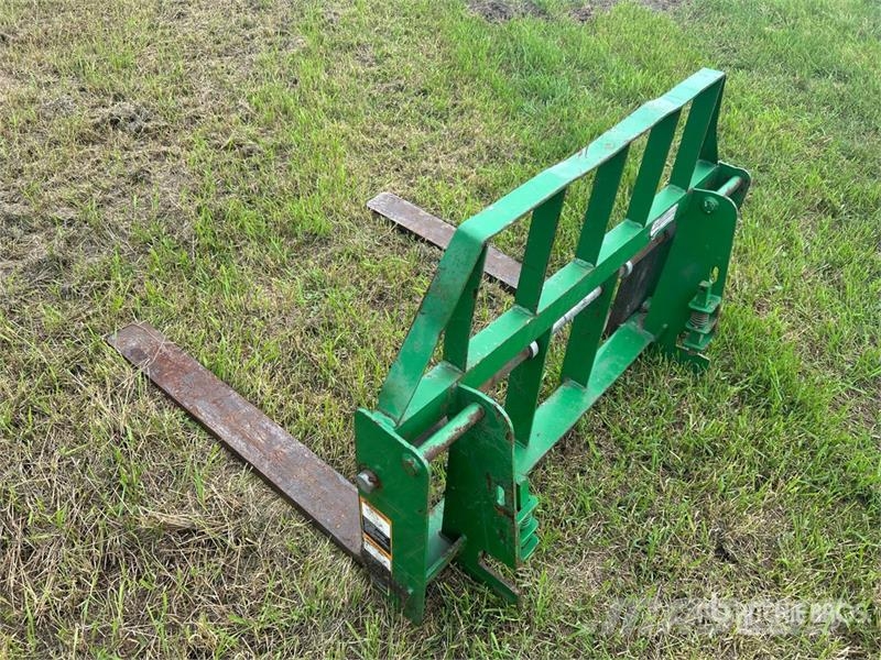 Frontier 42 in Tractor Pallet Forks شوكات