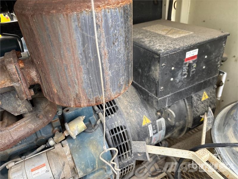 Frontier PT4023LS 23 kW Light Tower Generadores de luz