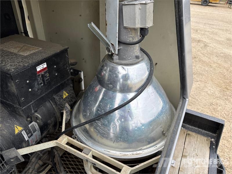 Frontier PT4023LS 23 kW Light Tower Generadores de luz