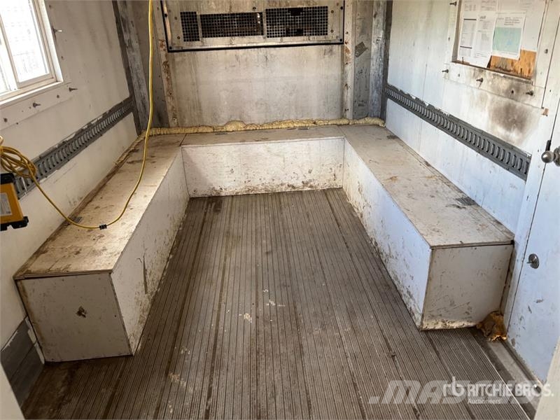 Fruehauf 46 ft x 102 in T/A Tool Crib Van Trailer Прицепы-фургоны
